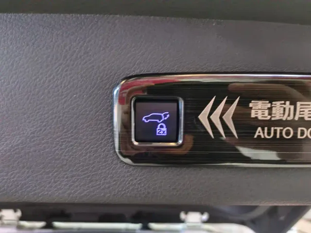 Toyota Sienna — Фото автомобиля 18