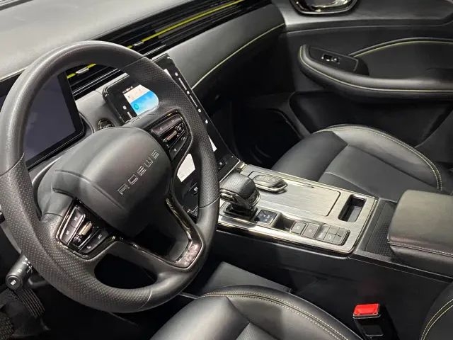 Roewe RX5 — Фото автомобиля 8