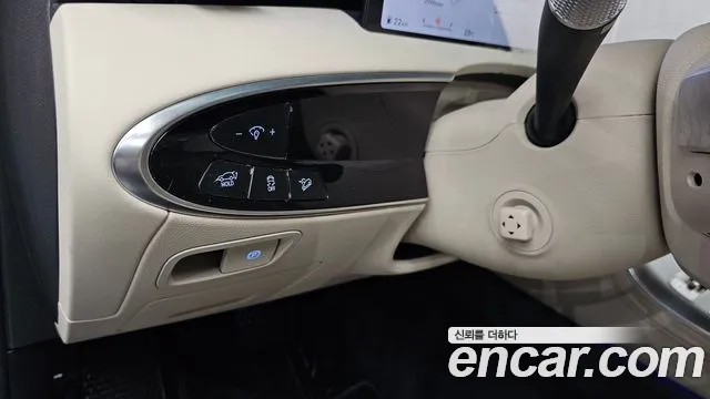 Genesis GV70 — Фото автомобиля 25
