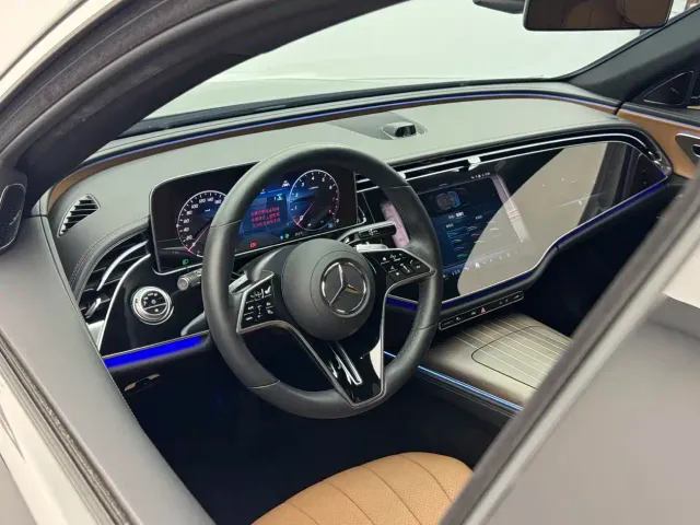 Mercedes-Benz E-Class — Фото автомобиля 10