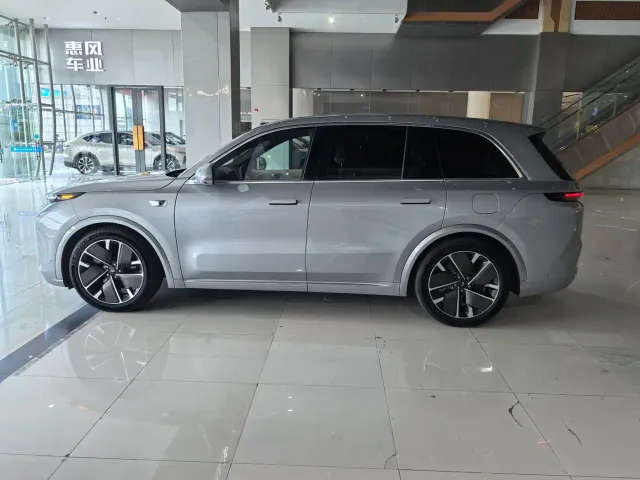 Li Auto L8 — Фото автомобиля 5