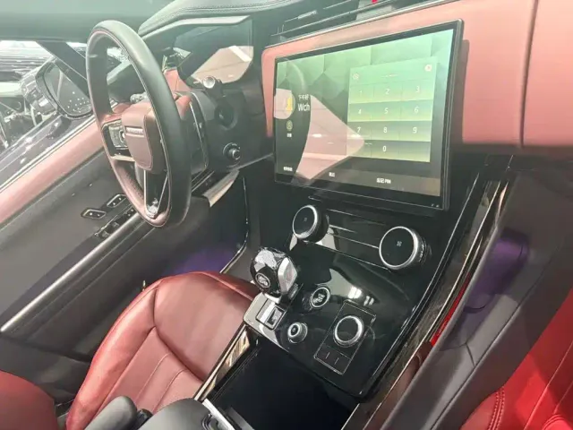 Land Rover Range Rover Sport — Фото автомобиля 12