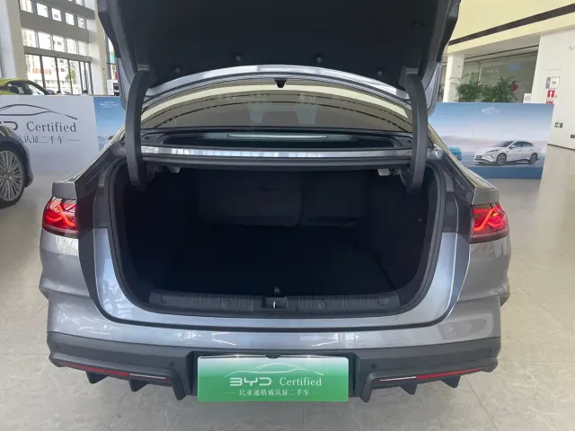 BYD Qin L — Фото автомобиля 15