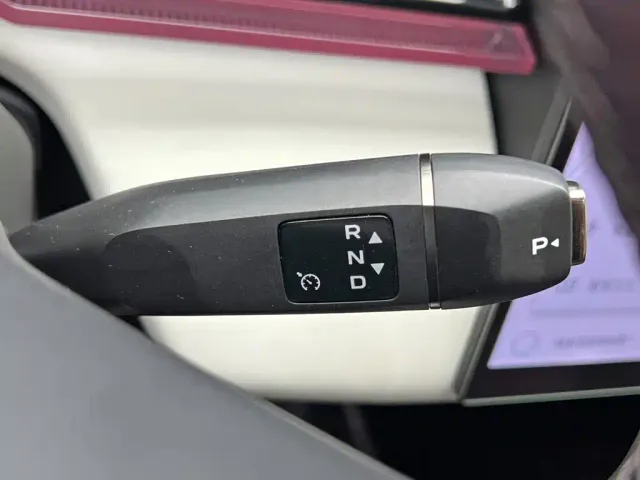 Mazda EZ-60 — Фото автомобиля 19