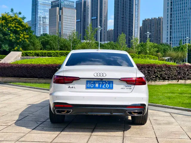 Audi A4L — Фото автомобиля 15