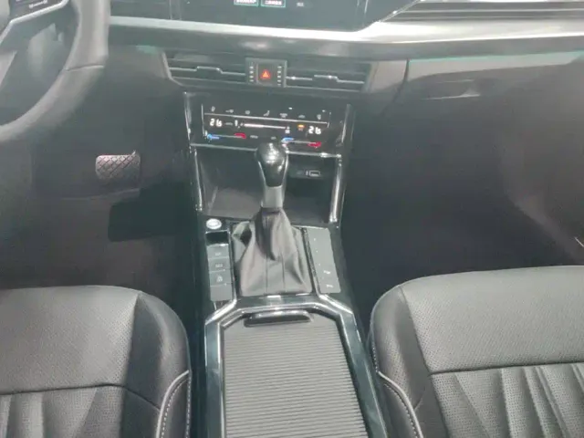 Volkswagen Passat — Фото автомобиля 16