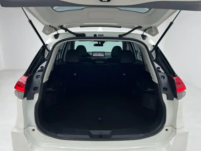Nissan X-Trail — Фото автомобиля 12