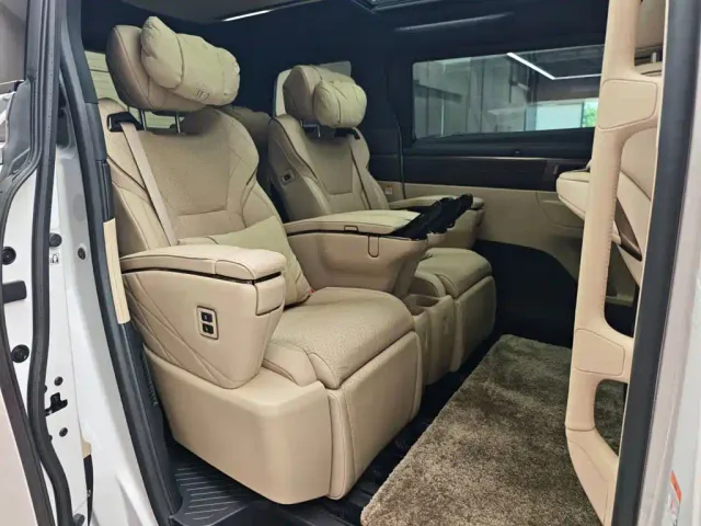 Toyota Vellfire — Фото автомобиля 12