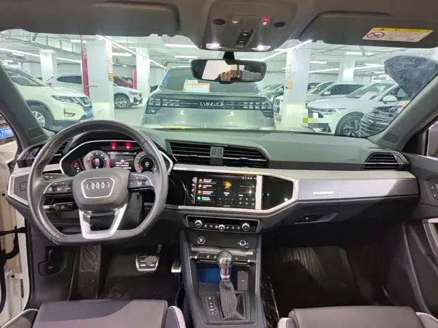 Audi Q3 — Фото автомобиля 9
