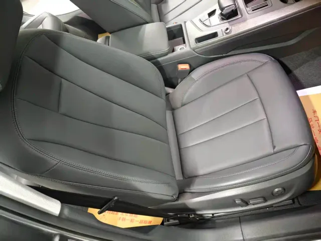 Audi A4L — Фото автомобиля 10