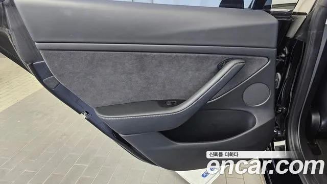 Tesla Model 3 — Фото автомобиля 14