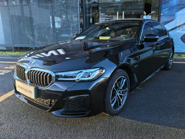Фотография автомобиля — BMW 5 Series