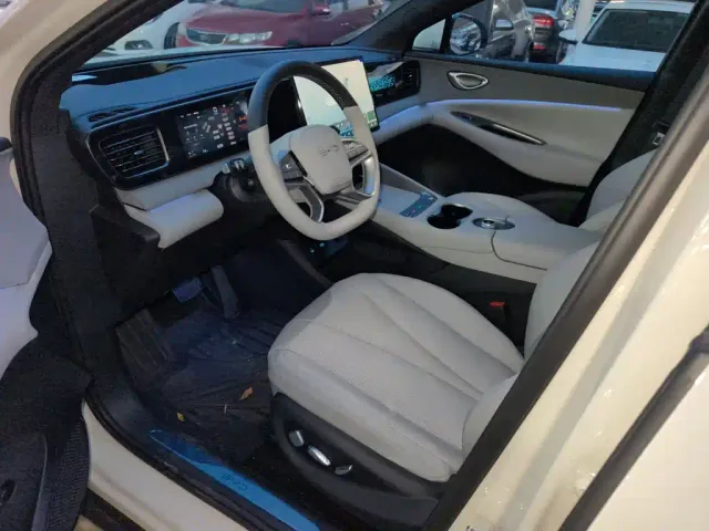 BYD Sealion 06 — Фото автомобиля 14