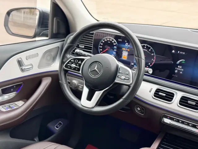 Mercedes-Benz GLE-Class — Фото автомобиля 8