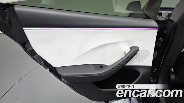 Tesla Model 3 — Фото автомобиля 14