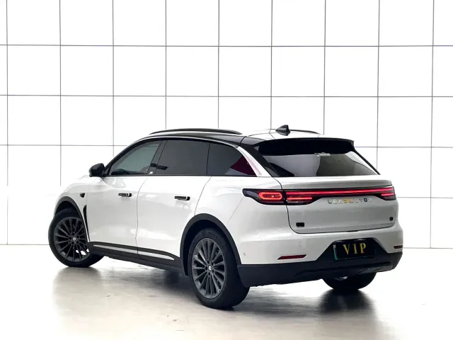 Leapmotor C11 — Фото автомобиля 6