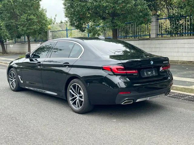 BMW 5 Series — Фото автомобиля 7