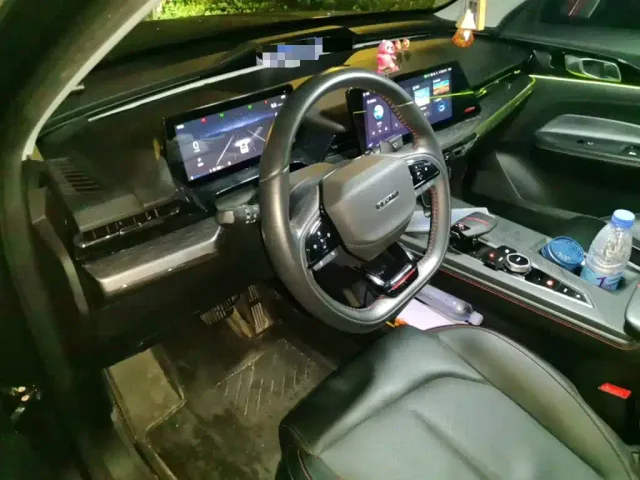 Changan Z6 — Фото автомобиля 10