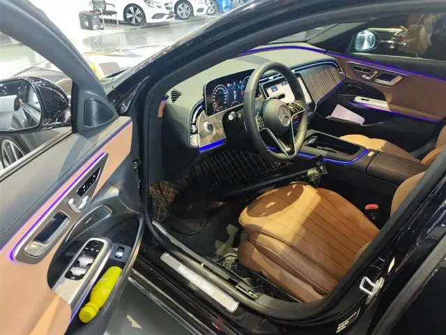 Mercedes-Benz E-Class — Фото автомобиля 11
