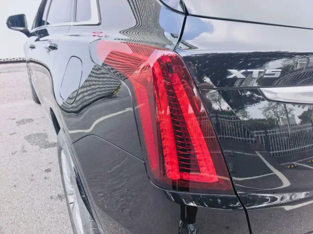 Cadillac XT5 — Фото автомобиля 8