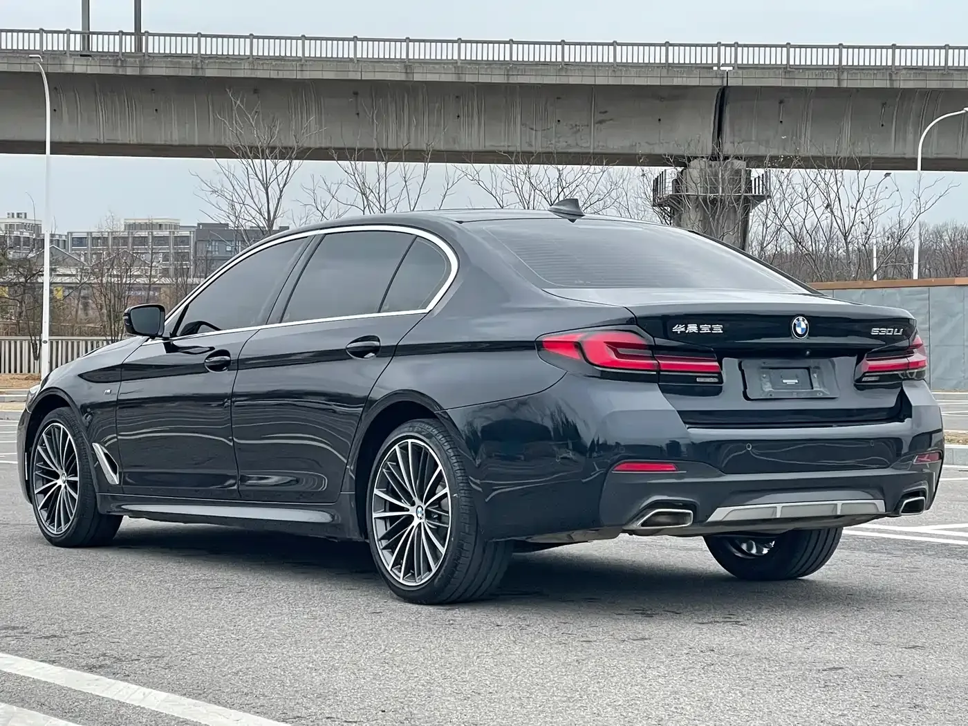 BMW BMW 5 Series 2021 Facelift 530Li Leading M Sport Package — Фото автомобиля 4