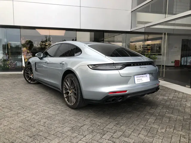 Porsche Panamera — Фото автомобиля 10