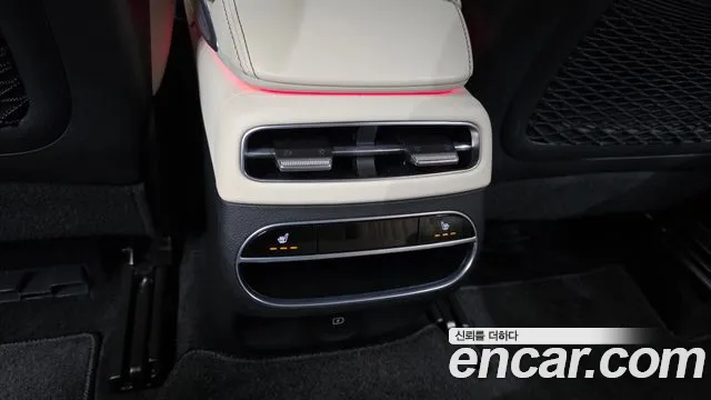 Genesis GV70 — Фото автомобиля 25