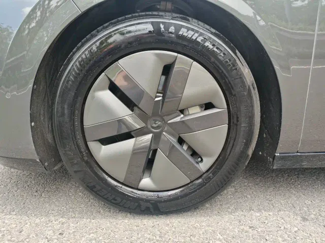 Li Auto MEGA — Фото автомобиля 28