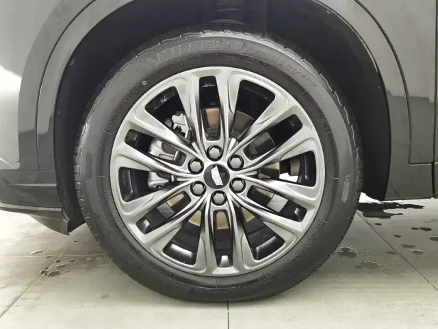 Cadillac XT6 — Фото автомобиля 17