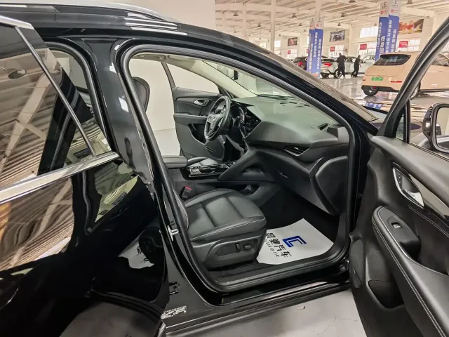 Buick Envision Plus — Фото автомобиля 10