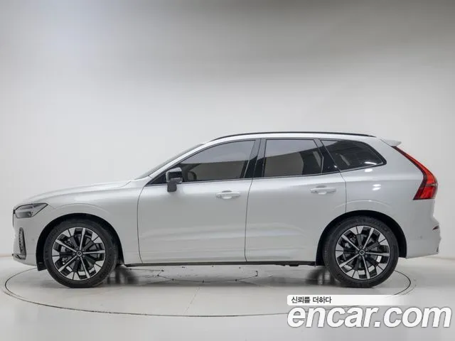 Вольво XC60 — Фото автомобиля 3