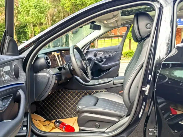 Mercedes-Benz E-Class — Фото автомобиля 9