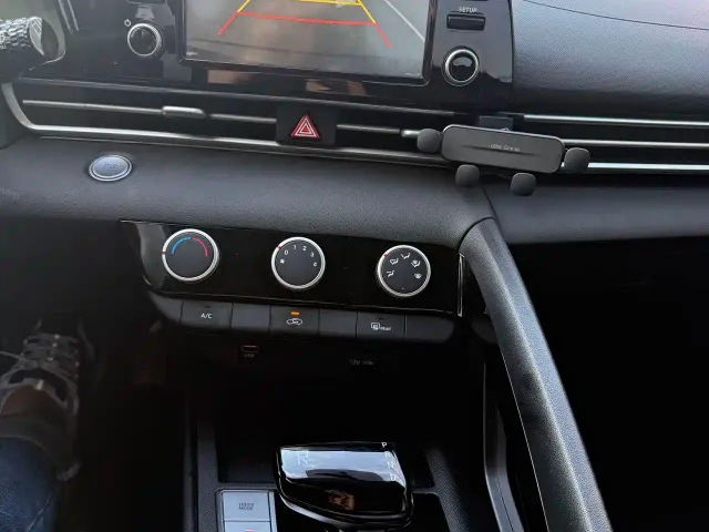 Hyundai Elantra — Фото автомобиля 8