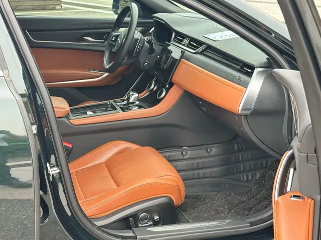 Jaguar XFL — Фото автомобиля 19