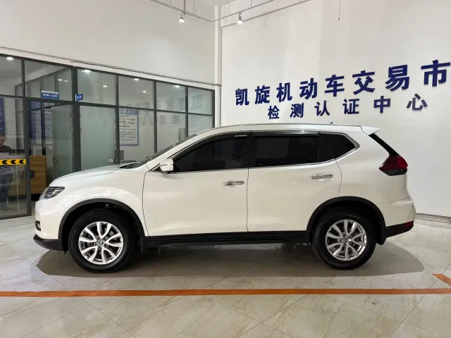Nissan X-Trail — Фото автомобиля 7