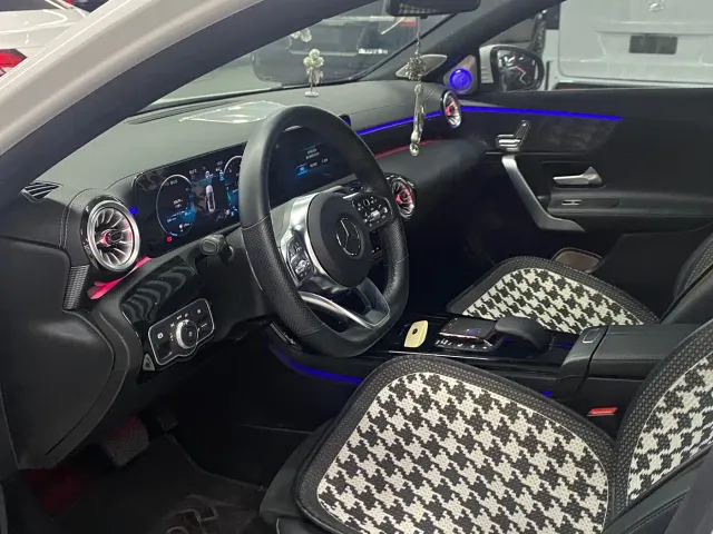 Mercedes-Benz A-Class — Фото автомобиля 8