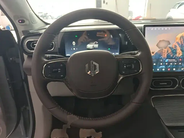 Leapmotor C11 — Фото автомобиля 10