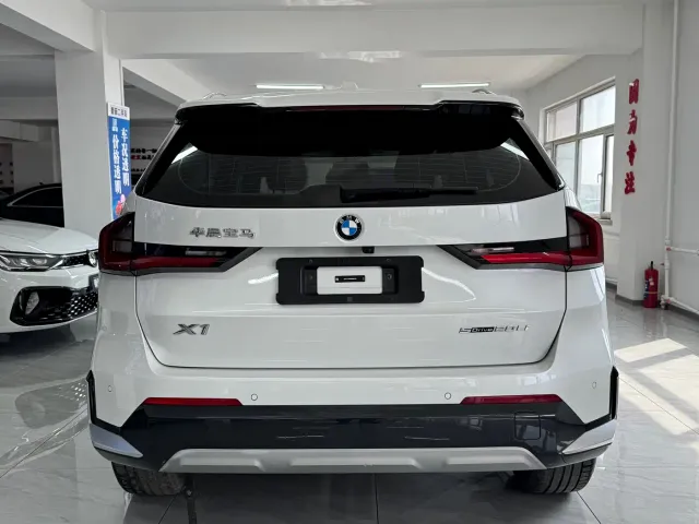 BMW X1 — Фото автомобиля 14