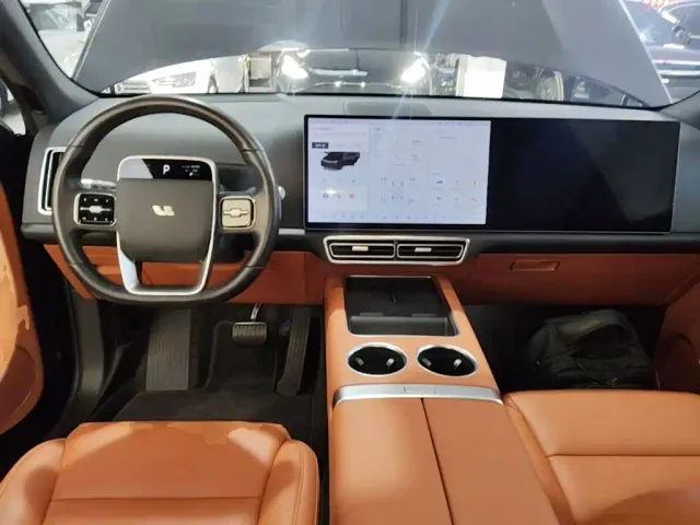 Li Auto L7 — Фото автомобиля 9