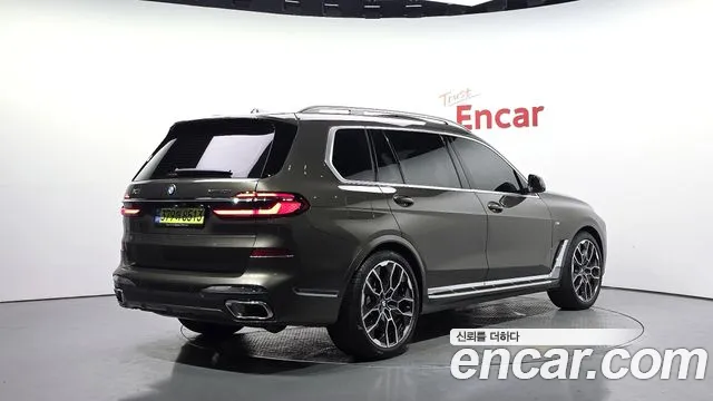 BMW X7 — Фото автомобиля 2