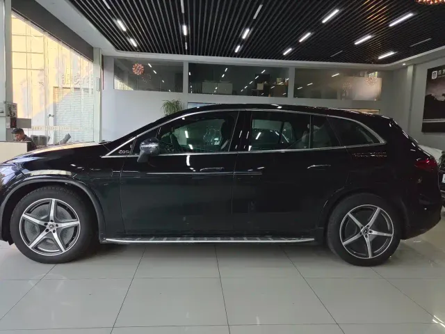 Mercedes-Benz EQS SUV — Фото автомобиля 4