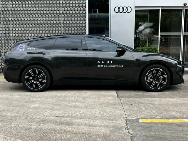 Audi E5 Sportback — Фото автомобиля 3