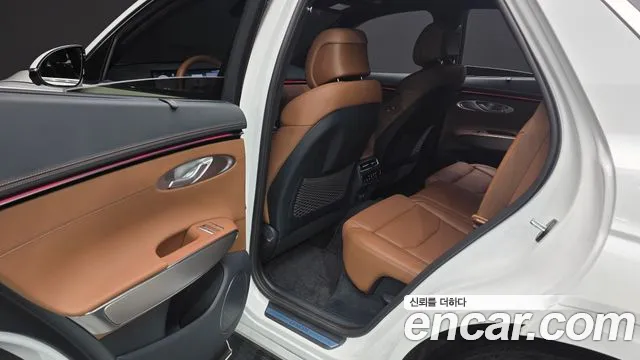 Genesis GV70 2.5T Бензин AWD — Фото автомобиля 12