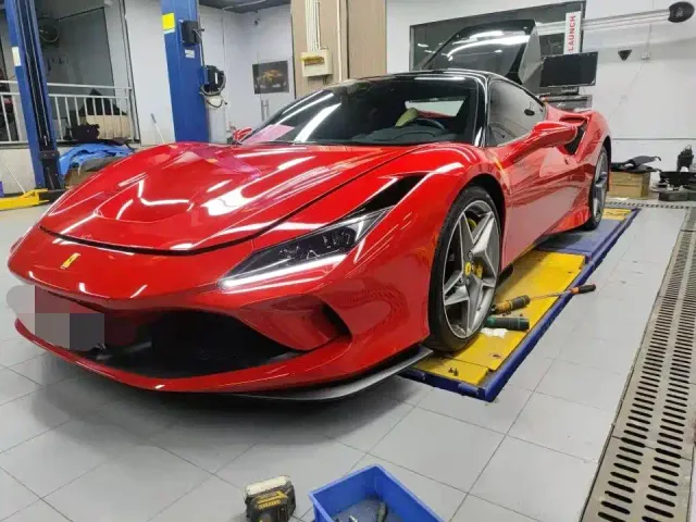 Фотография автомобиля — Ferrari F8