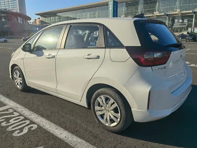 Honda Fit — Фото автомобиля 5
