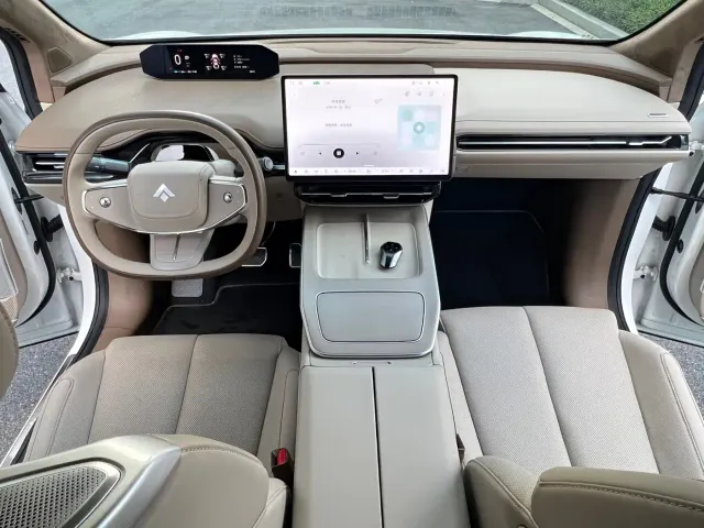 GAC Hyptec HT — Фото автомобиля 12