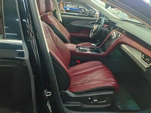 Hongqi H5 — Фото автомобиля 6