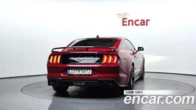 Ford Mustang — Фото автомобиля 4