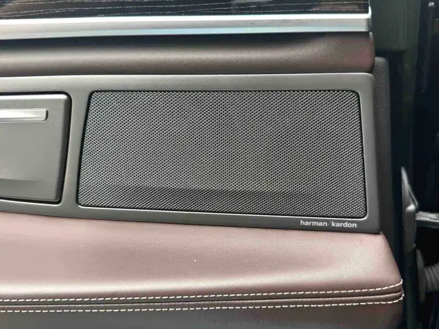 BMW 7 Series — Фото автомобиля 12