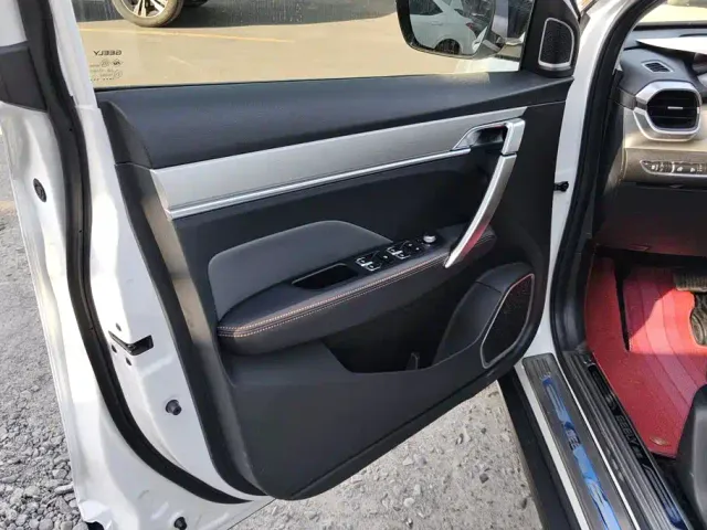 Geely Binyue — Фото автомобиля 7